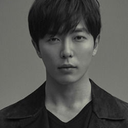 김재욱