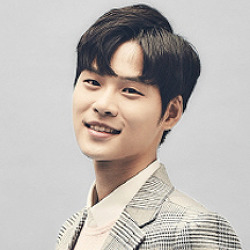 윤지온