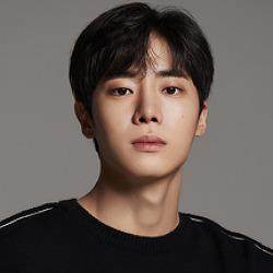추영우
