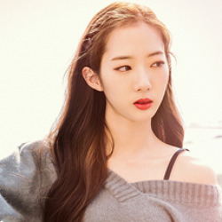민아