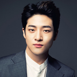 김진섭