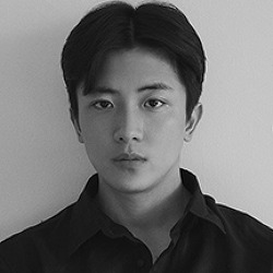 김신비