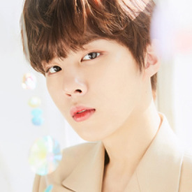김우석